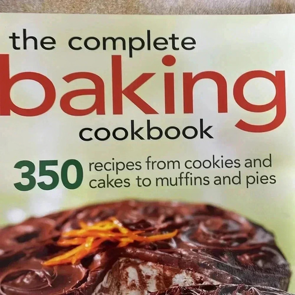 The complete baking cookbook 350 recipes cookies,cakes,muffins,pies - Picture 2 of 13